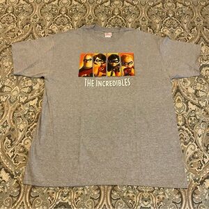 New Disney Store The Incredibles Pixar T-shirt Men’s Sz XL